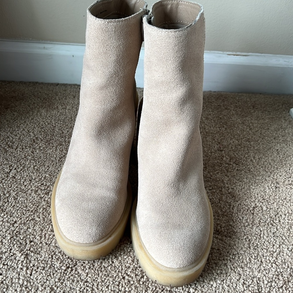 Dolce Vita Tan Suede Gum Sole Heeled Ankle Boots - Picture 4 of 9